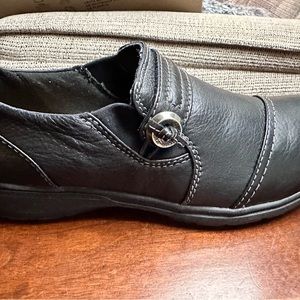 Brand New!  Clark’s Carleigh Pearl Black Shoes!   Never Worn!   Size 8.5 W